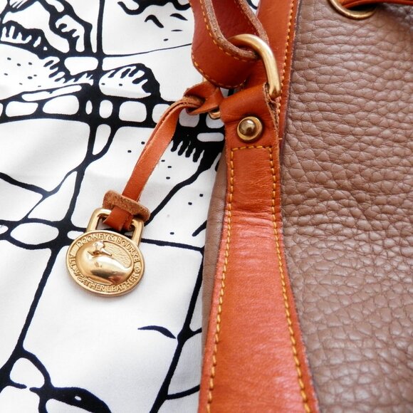 Vintage Dooney & Bourke Pebble Leather Drawstring Bucket Bag - Picture 4 of 13